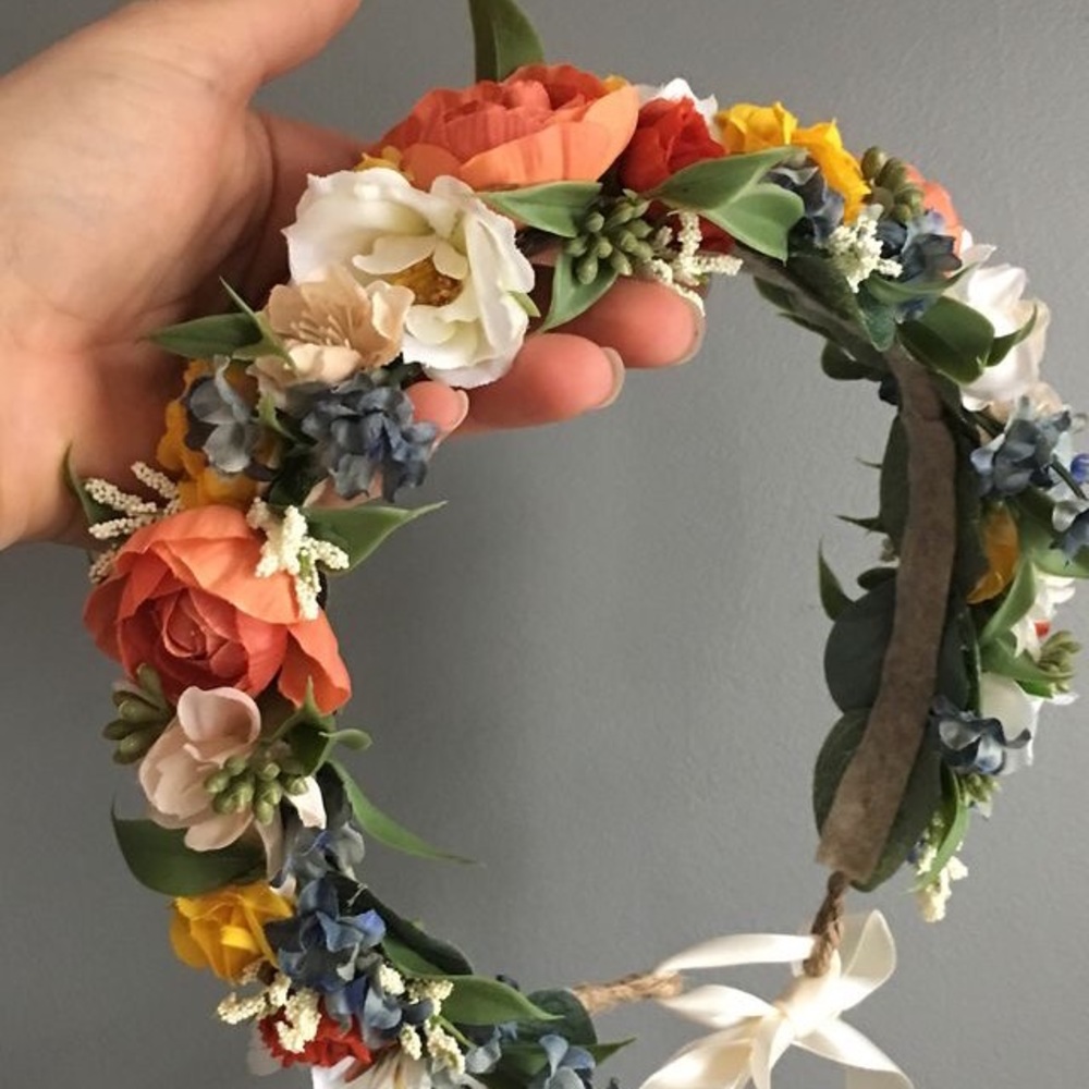 Handmade floral crown - Picture 4 of 6